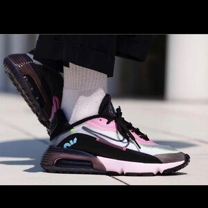 New Nike(WMNS) Nike Air Max 2090 'Lotus Pink' Size 9
